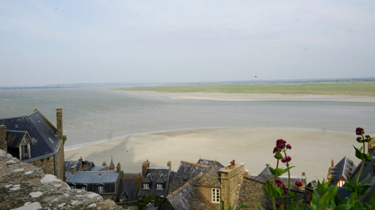 Aussicht von Mont-Saint-Michel auf das Festland