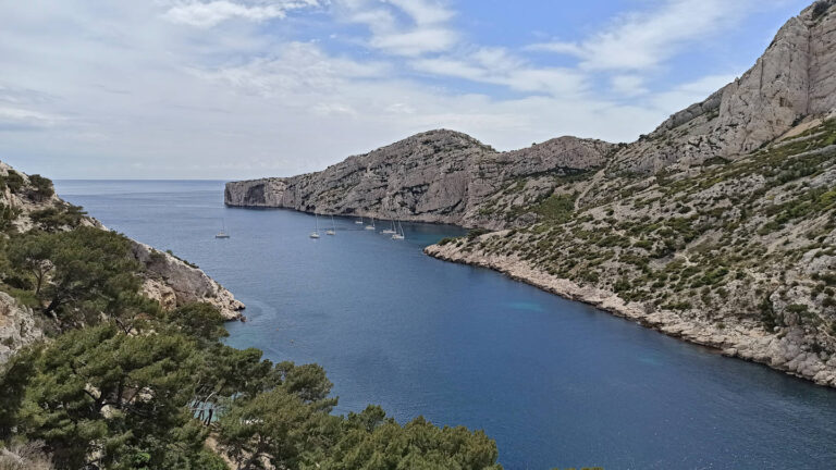 fjordartige Felsbuchten mit azurblauem Meer, Nationalpark Calanques