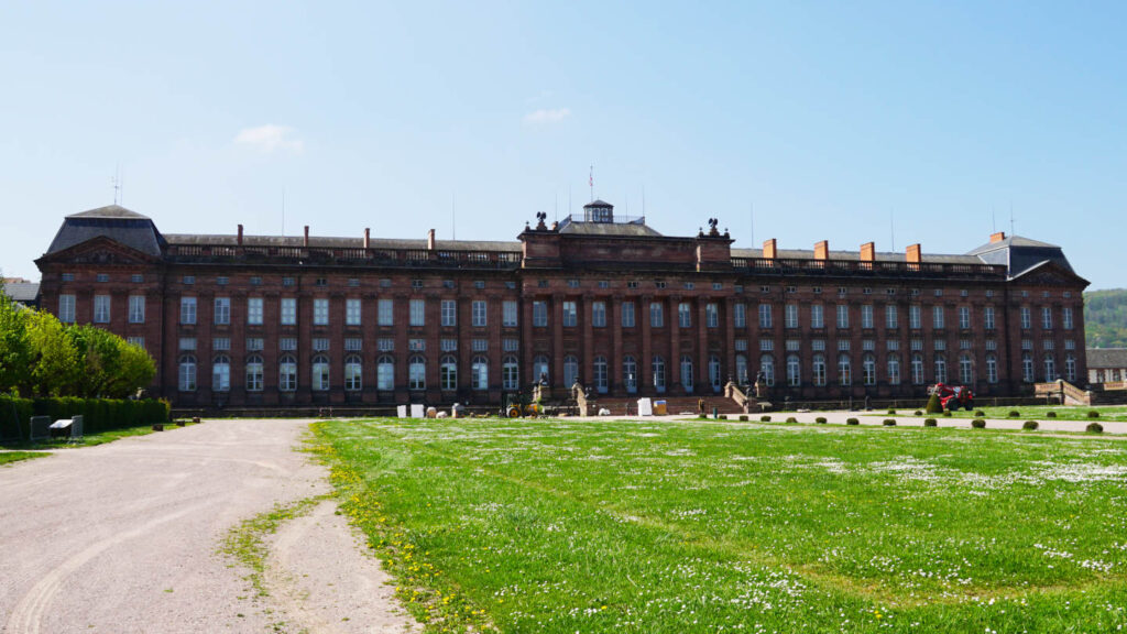 die Parkfassade des Rohan Schlosses in Saverne