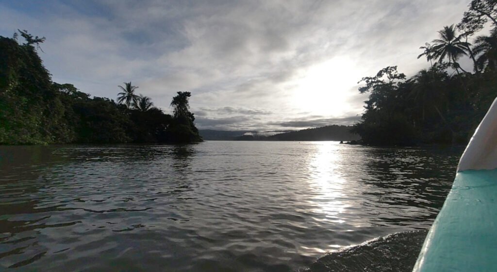 tropische Bucht bei Sonnenaufgang, Drake Bay