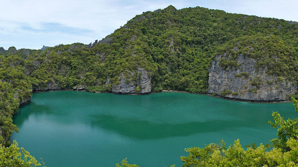 Salzwassersee im Mu Ko Ang Thong Nationalpark