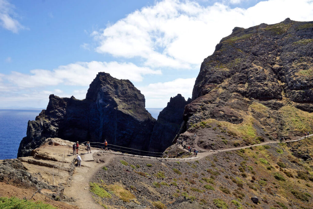 Felsküsten am zweiten Aussichtspunkt auf der Halbinsel São Lourenço, Madeira