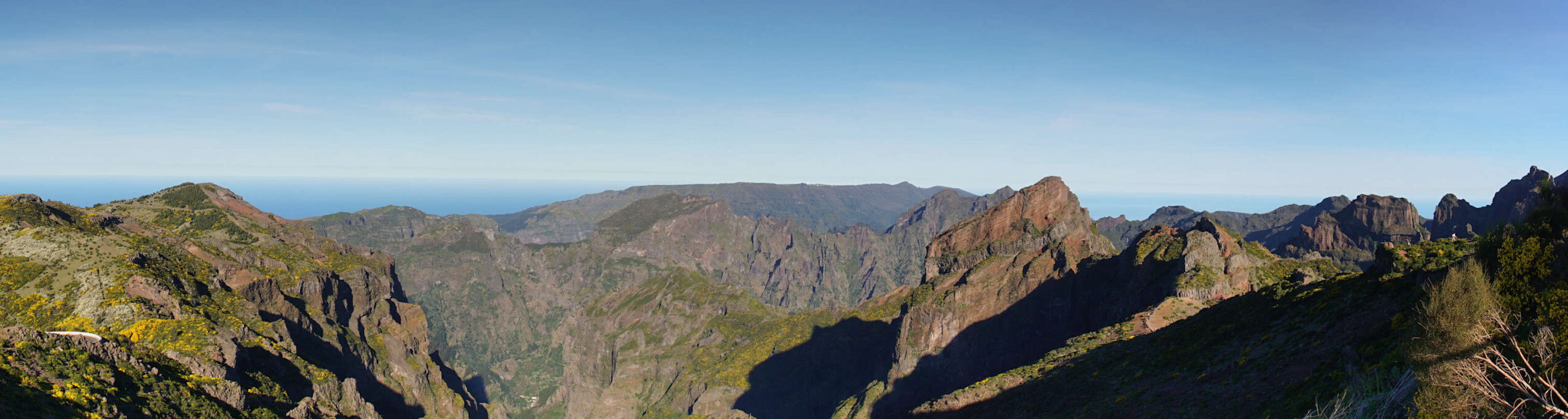 Panorama am Pico do Arieiro, Ausblick auf die unglaubliche Bergwelt vom 3. höchsten Gipfel Madeiras